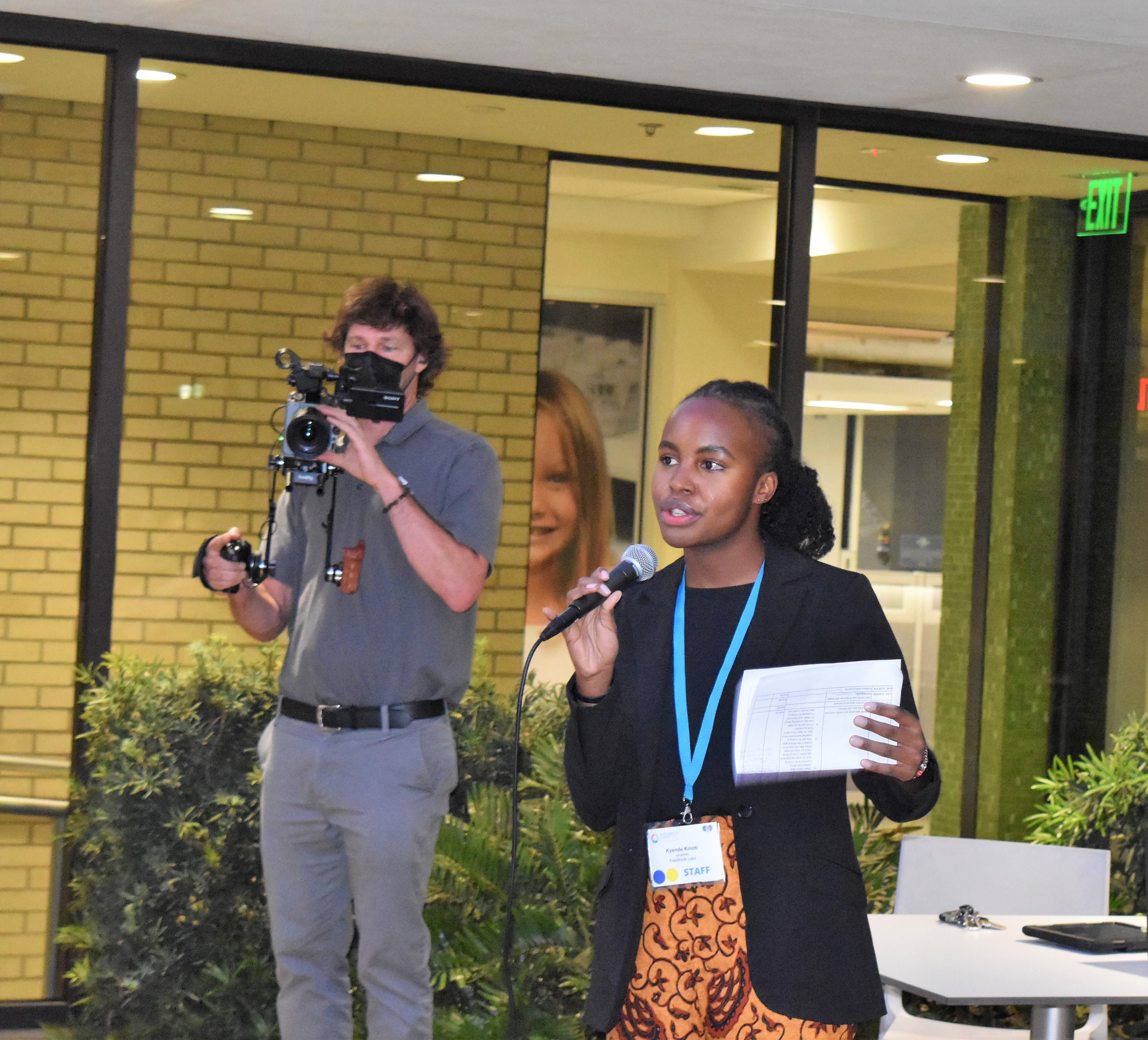 Kyende Kinoti facilitating a leadership session